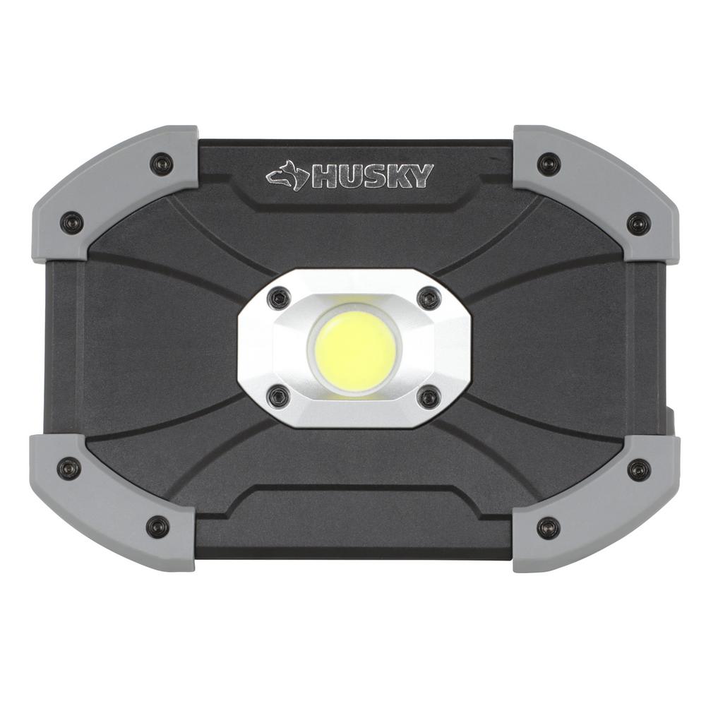 Husky 700 Lumens LED Utility Light