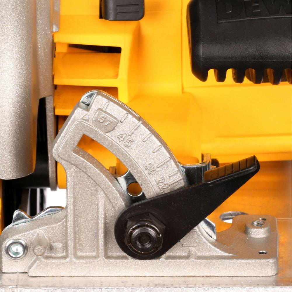 DEWALT 15 Amp Corded 7-1/4 in. Lightweight Circular Saw