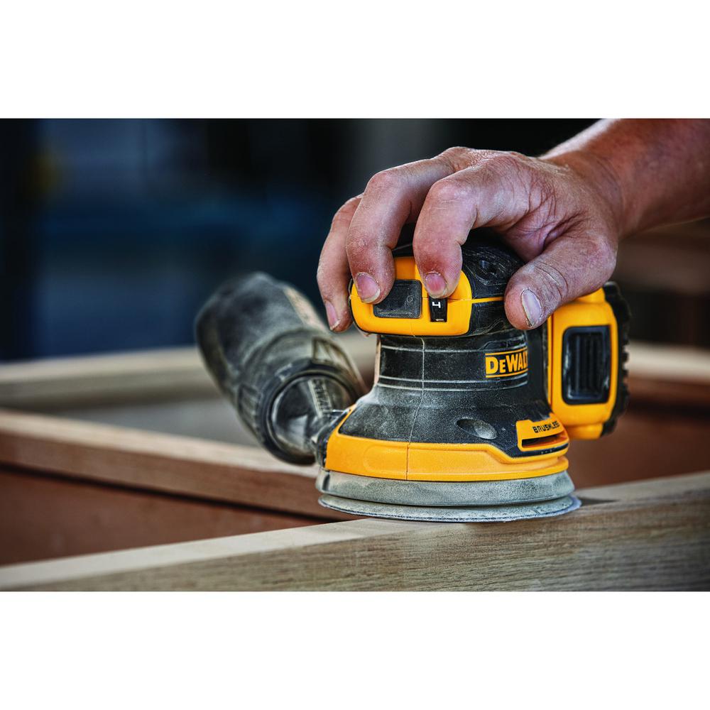 DEWALT 20-Volt MAX XR Cordless Brushless 5 in. Random Orbital Sander with (1) 20-Volt Battery 3.0Ah & Charger