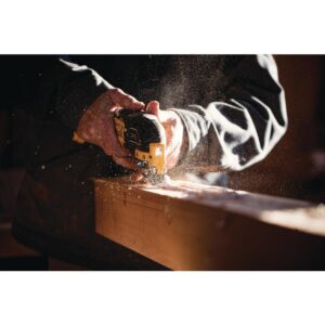 DEWALT 20-Volt MAX XR Cordless Brushless 3-Speed Oscillating Multi-Tool with (1) 20-Volt 4.0Ah Battery & Charger