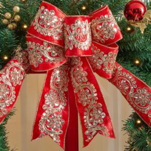 Home Accents Holiday 30 in Royal Easton Battery Operated Pine LED Pre-Lit Artificial Wreath with Timer