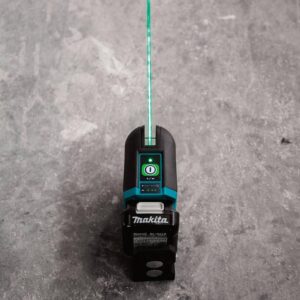 Makita 12-Volt MAX CXT Self-Leveling Cross-Line Green Laser Kit (2.0 Ah)