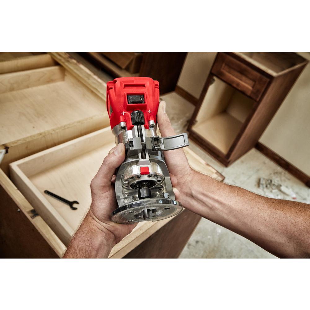 Milwaukee M18 FUEL 18-Volt Lithium-Ion Brushless Cordless Compact Router w/ Compact Router Offset Base & Router Plunge Base