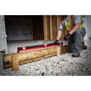 Milwaukee 48 in. Concrete Screed Level w/ 150 ft. Extra Bold Large Capacity Chalk Reel