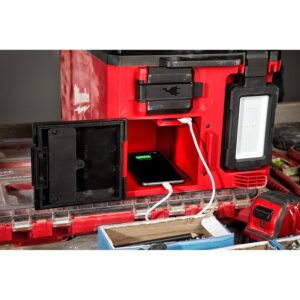 Milwaukee M18 18-Volt Lithium-Ion Cordless PACKOUT 3000 Lumens LED Light with Built-In Charger