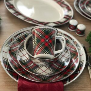 Golden Rabbit Highland Plaid 8 in. Enamelware Round Sandwich Plate Set of 4